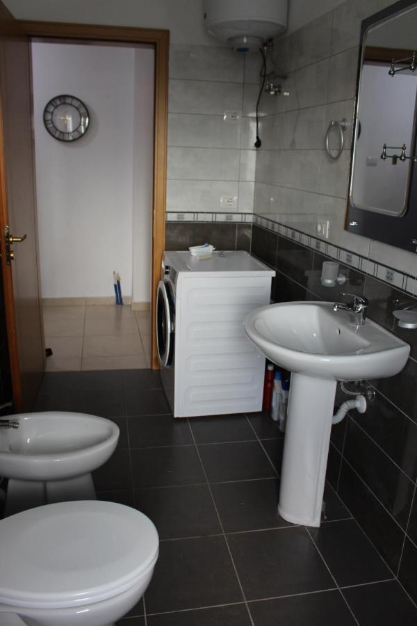 Comfy City Center Apartment Shkodra Exterior foto